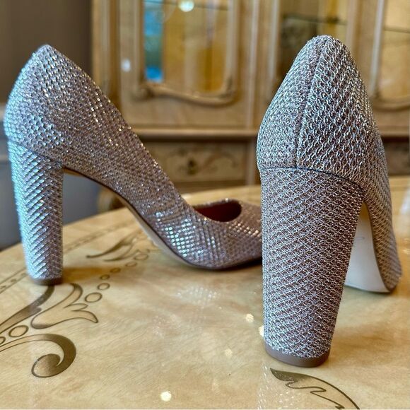 Badgley Mischka rose gold beige heels - Picture 7 of 16